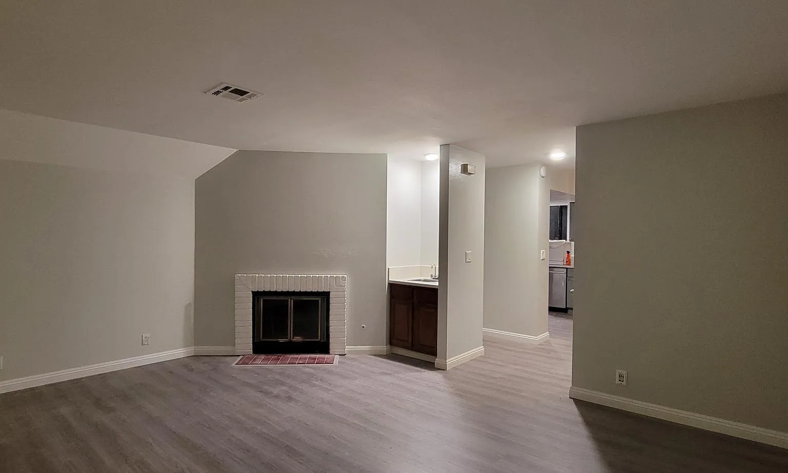 3 bed, 2.5 bath, 1359 sqft, $3,300 — Photo 1