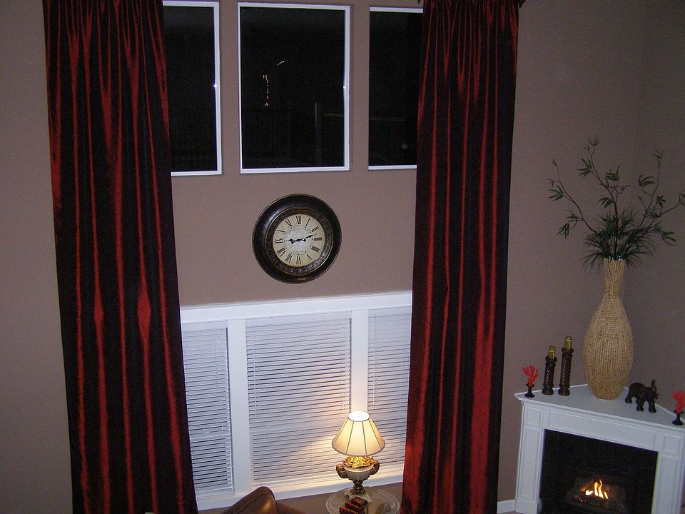 Family Room, 2 story high, great open area