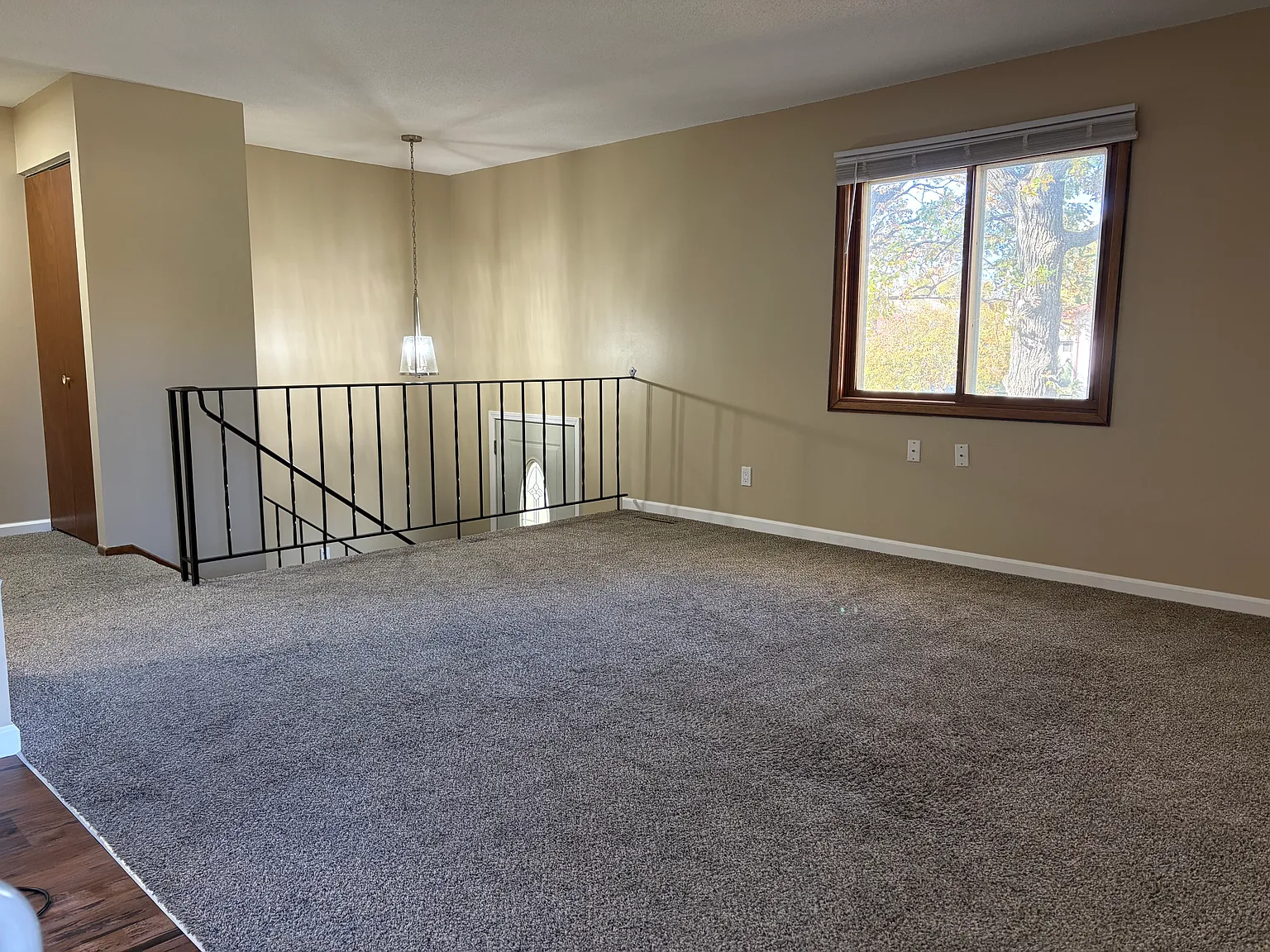 2 bed, 1372 sqft, $2,000 — Photo 4