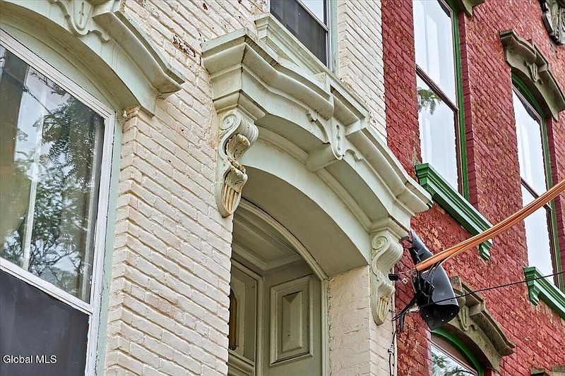 3rd image of 155 Eagle Street