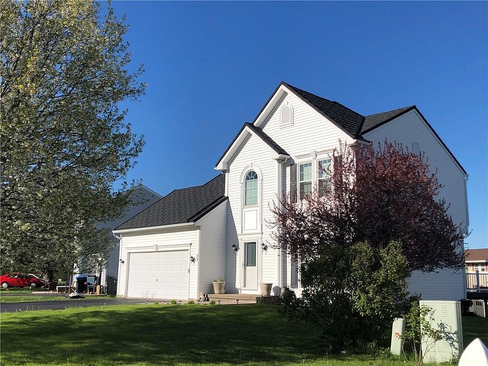 1st image of 23 Cornflower Dr