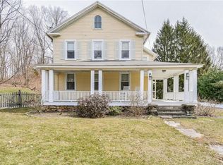 222 Stonehouse Rd, Trumbull, CT 06611