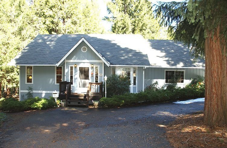 Cottage in the Pines