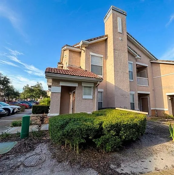 10467 Villa View Cir #10467 — Photo 2