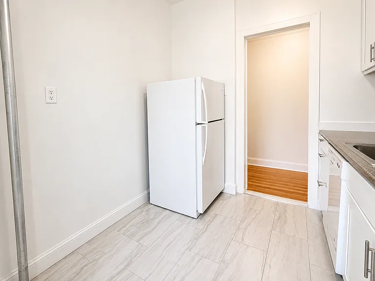 138 Haven Ave #24D — Photo 12