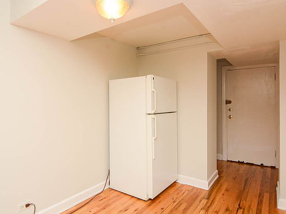 5th image of 727 W Barry Ave #G