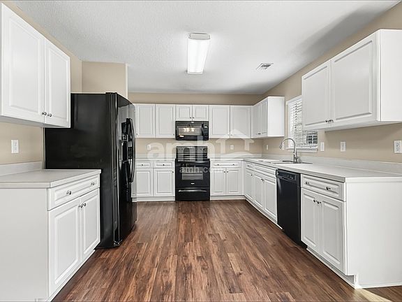 3rd image of 259 Tall Pines Rd