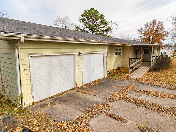 3rd image of 877 E Main Street