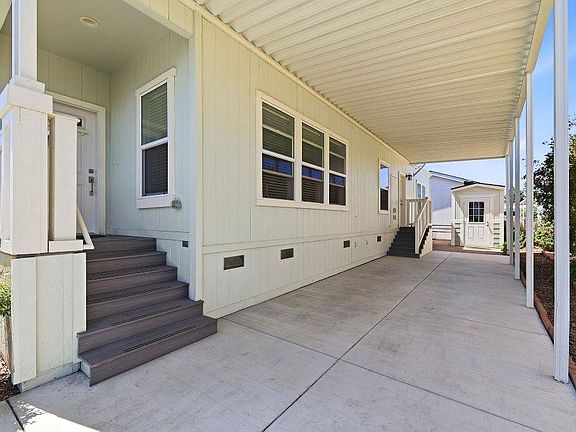 4th image of 433 Sylvan Ave Space 113