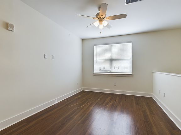 2nd image of 670 Victory Ln #10-203