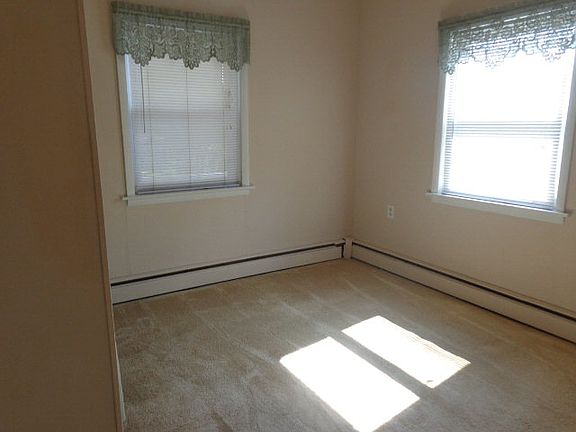 4th image of 117 Fairlawn Ave