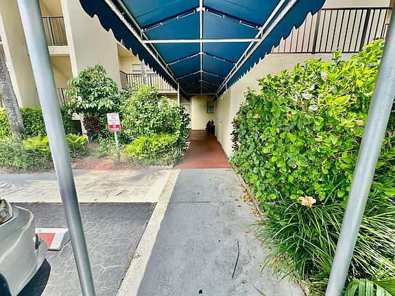 3rd image of 3661 Via Poinciana #615