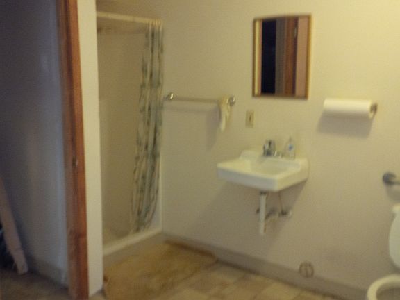 4th image of 1102 Fuller St