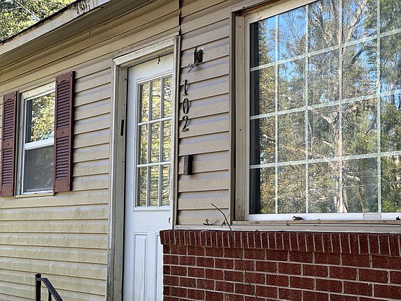 2nd image of 102 Walker Ln