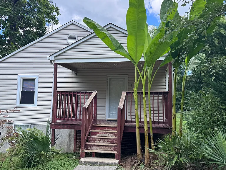 904 Dunlap St — Photo 1