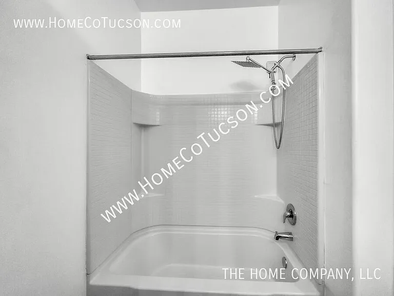 6876 S Benedetti Ct — Photo 17