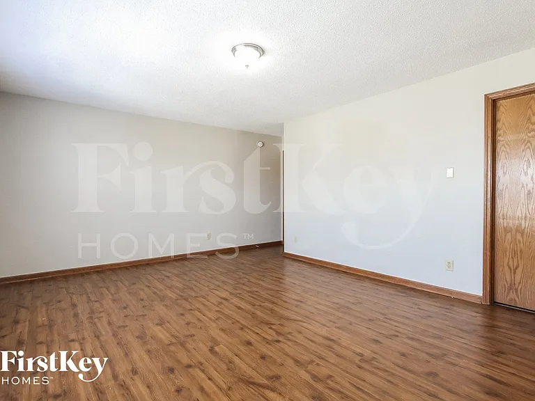 301 Sunbeam Ln — Photo 10