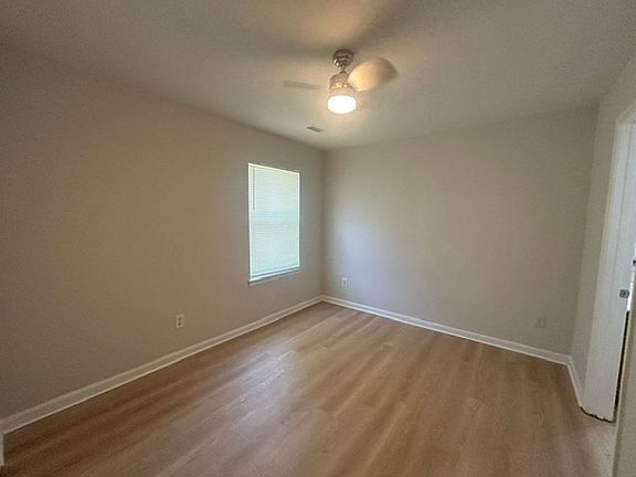 5th image of 1909 Peach Creek Ct APT D