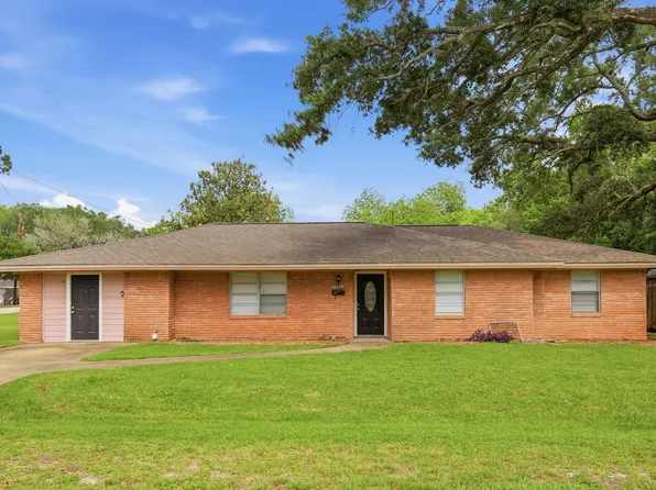 903 Dula St, Alvin, TX 77511