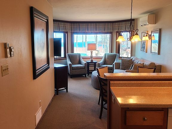 4th image of 4940 N Landmark Cir #3205