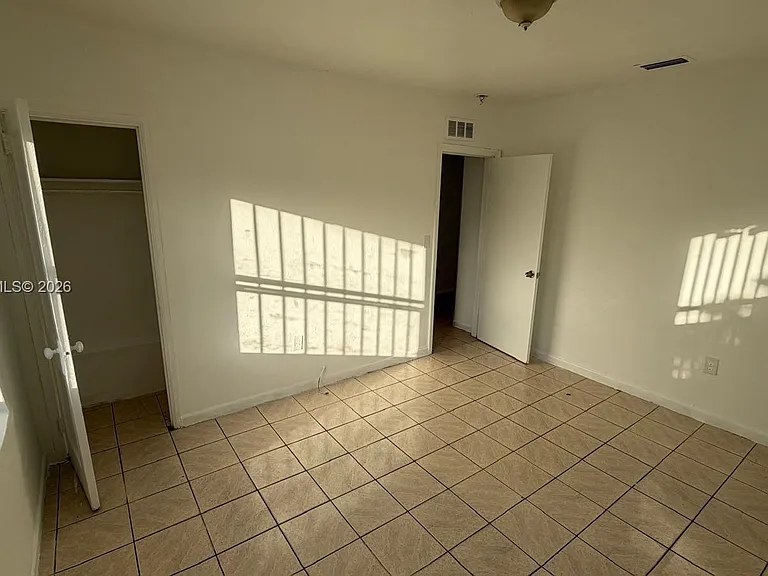 6345 N Miami Ave #FRONT — Photo 13