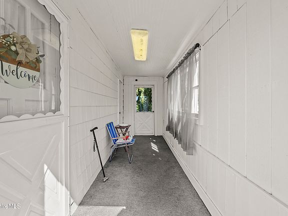 4th image of 83 Summer St