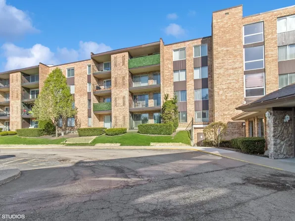 1103 S Hunt Club Dr APT 325, Mount Prospect, IL 60056