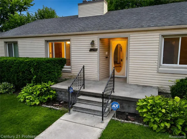 18407 Garfield, Redford, MI 48240