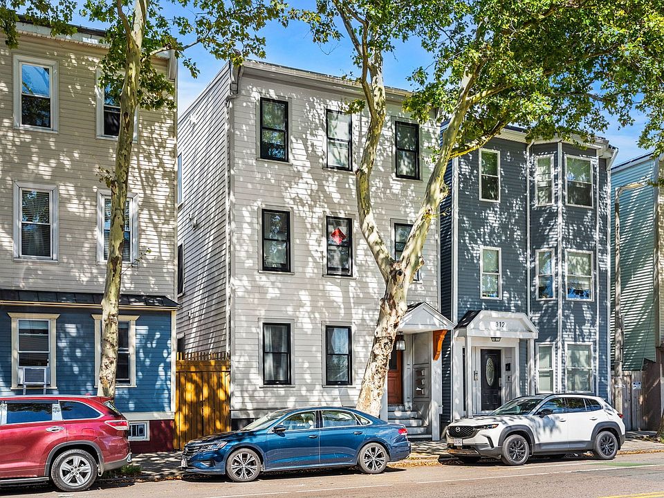 1st image of 310 Chelsea St