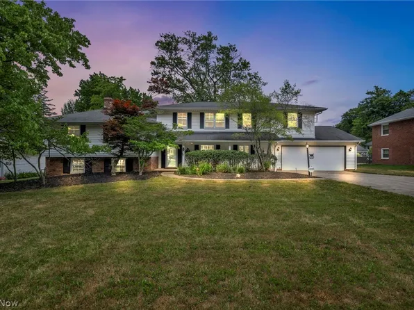 965 Colony Dr, Highland Heights, OH 44143