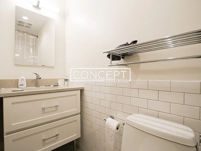 56-58 John F Kennedy St #4 — Photo 11