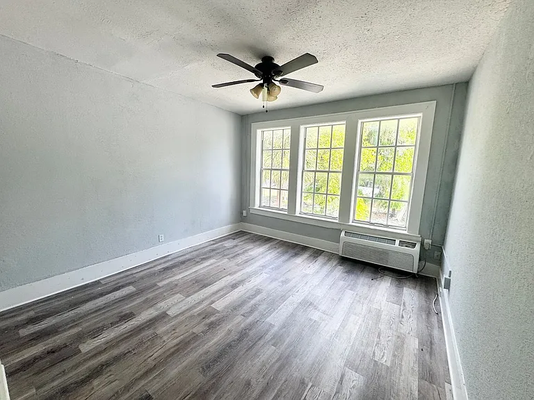 704 Cordova Dr #6 — Photo 7