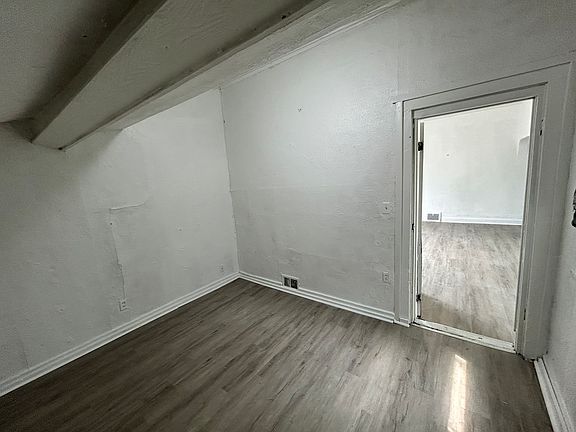 5th image of 3654 E 53rd St APT 1