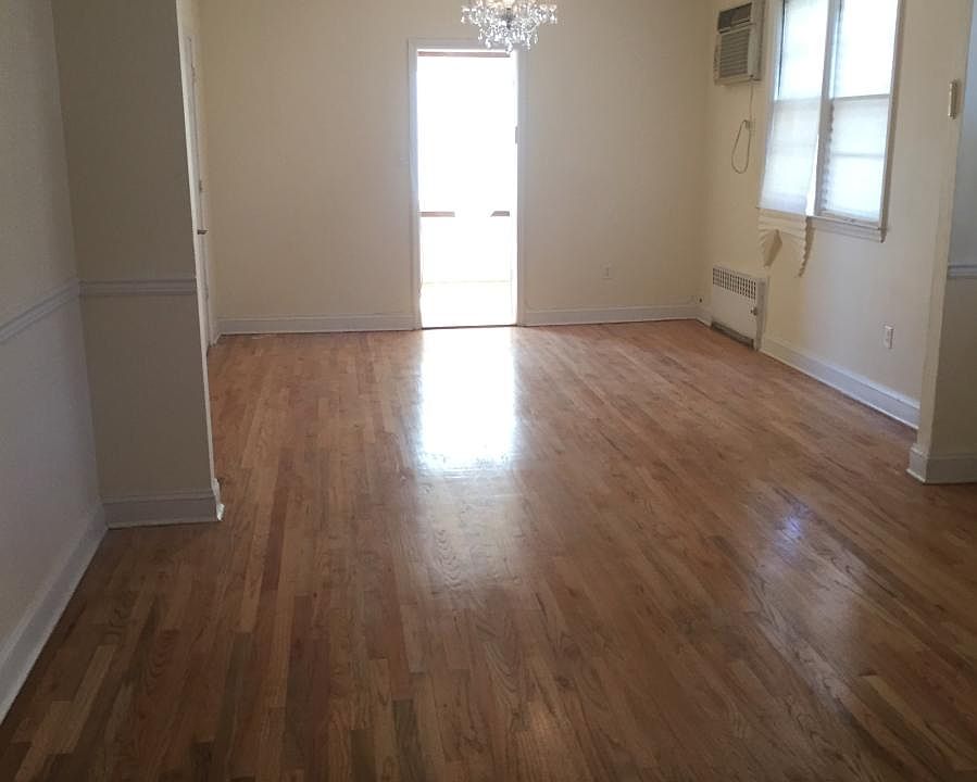 2nd image of 3 Southgate Ct #1