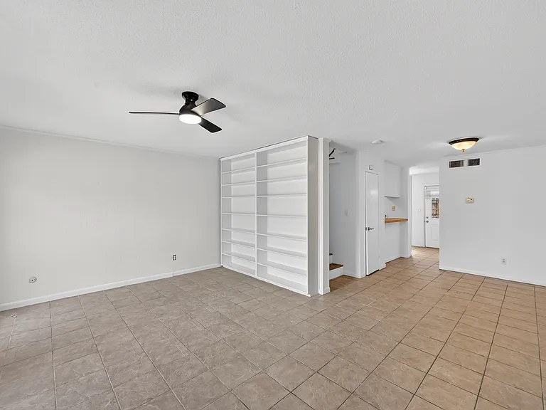 6111 Beverly Hill St #7 — Photo 23