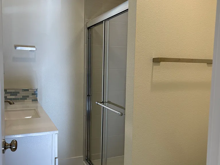 1063 Gilbert St — Photo 16