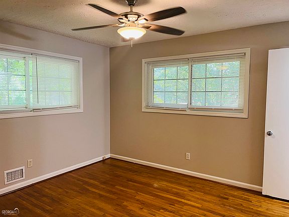 5th image of 340 Bates Ave