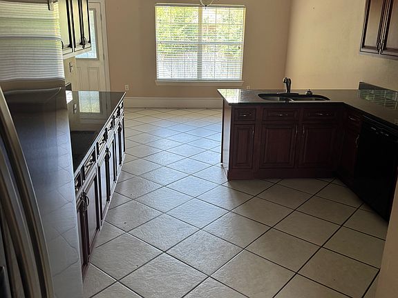4th image of 1239 Monticello Blvd