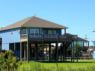 3007 Cissie Ln, Crystal Beach, TX 77650