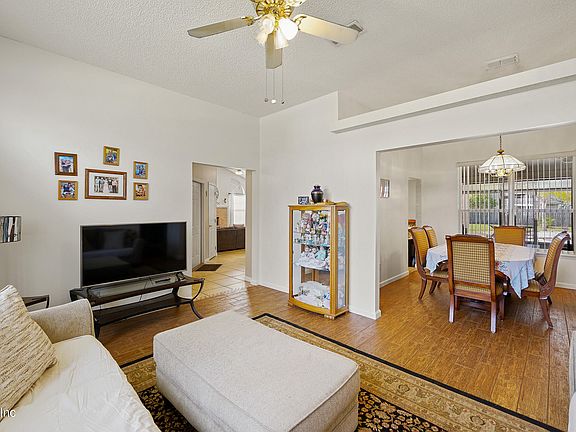 4th image of 3261 CHIMNEY Drive