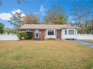 2 Carldon Rd, Commack, NY 11725