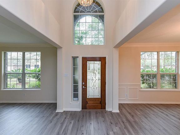 5th image of 4514 Biscayne Bend Ln