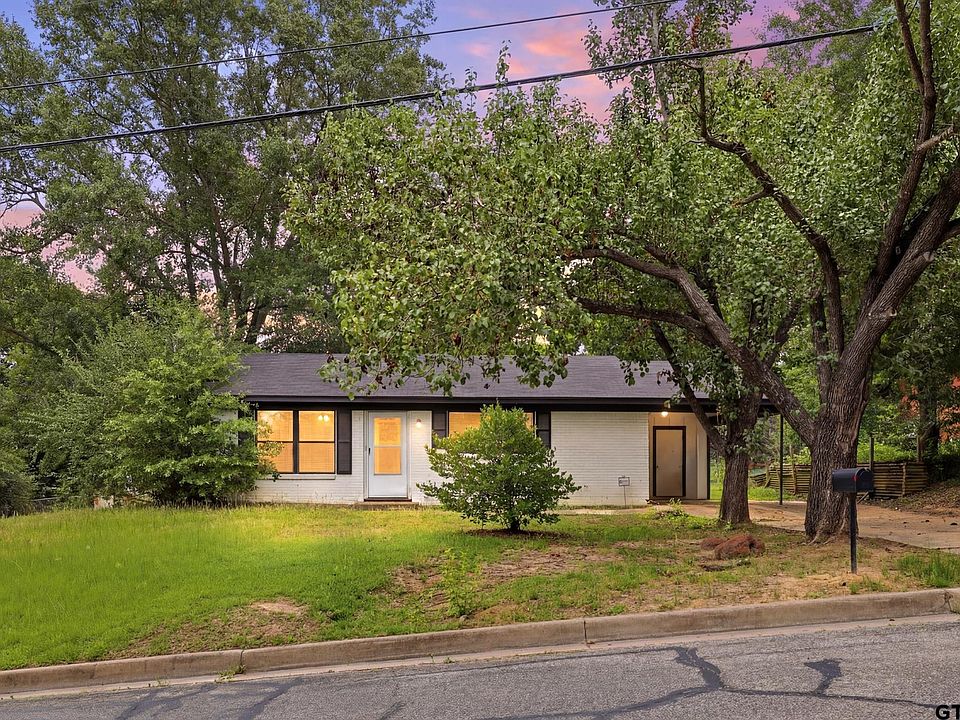 1st image of 1919 Bradshaw Dr