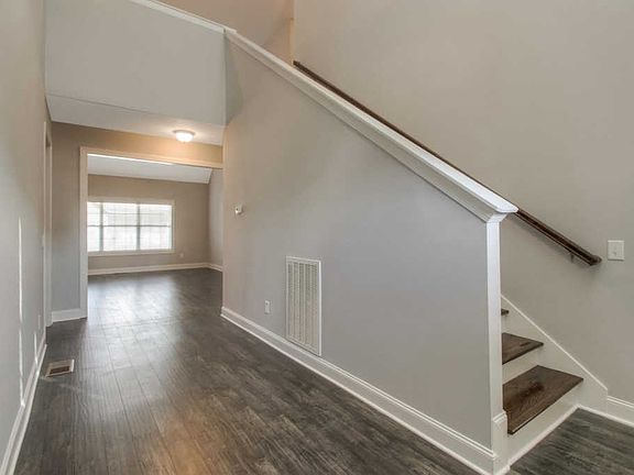 4th image of 418 Tessa Ct