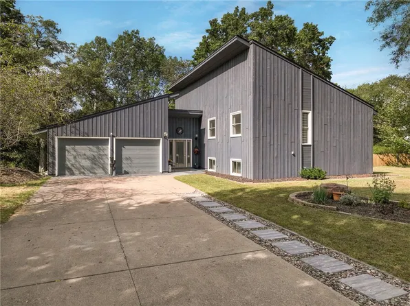 1209 River Heights Road, Menomonie, WI 54751