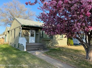 988 Park Ave, Dickinson, ND 58601