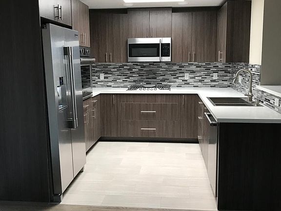 2nd image of 10850 Bloomfield St #00