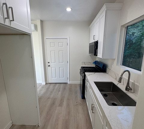 5th image of 4050 E 58th St APT A