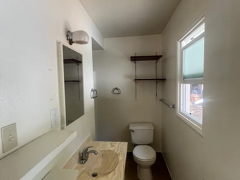 2737 Knox Ave #4 — Photo 7