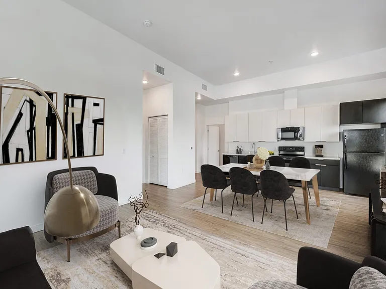 107 Hewitt — Photo 6